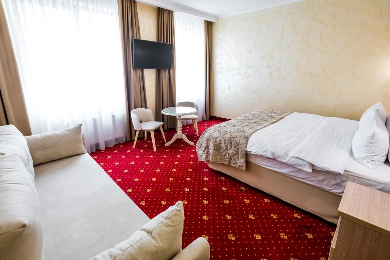 Hotel France Виниця Екстериор снимка