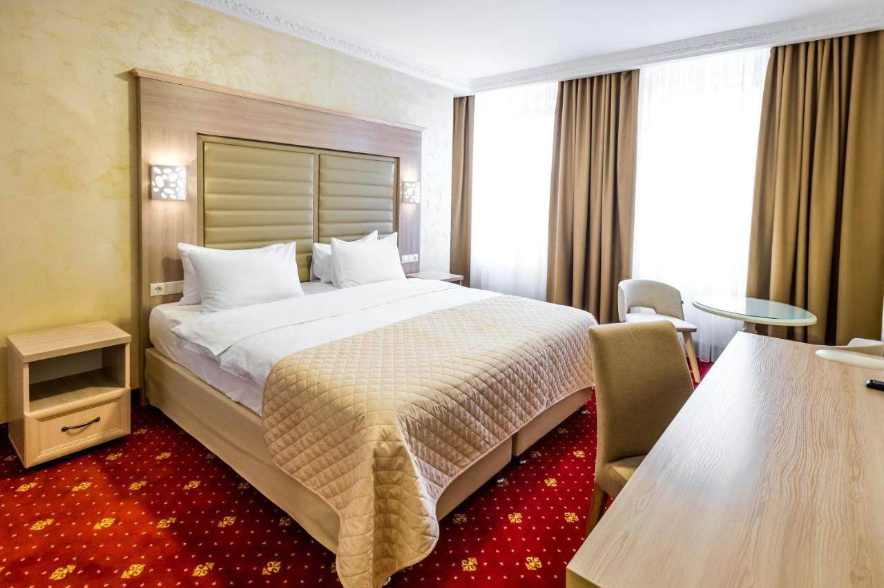 Hotel France Виниця Екстериор снимка A hotel room