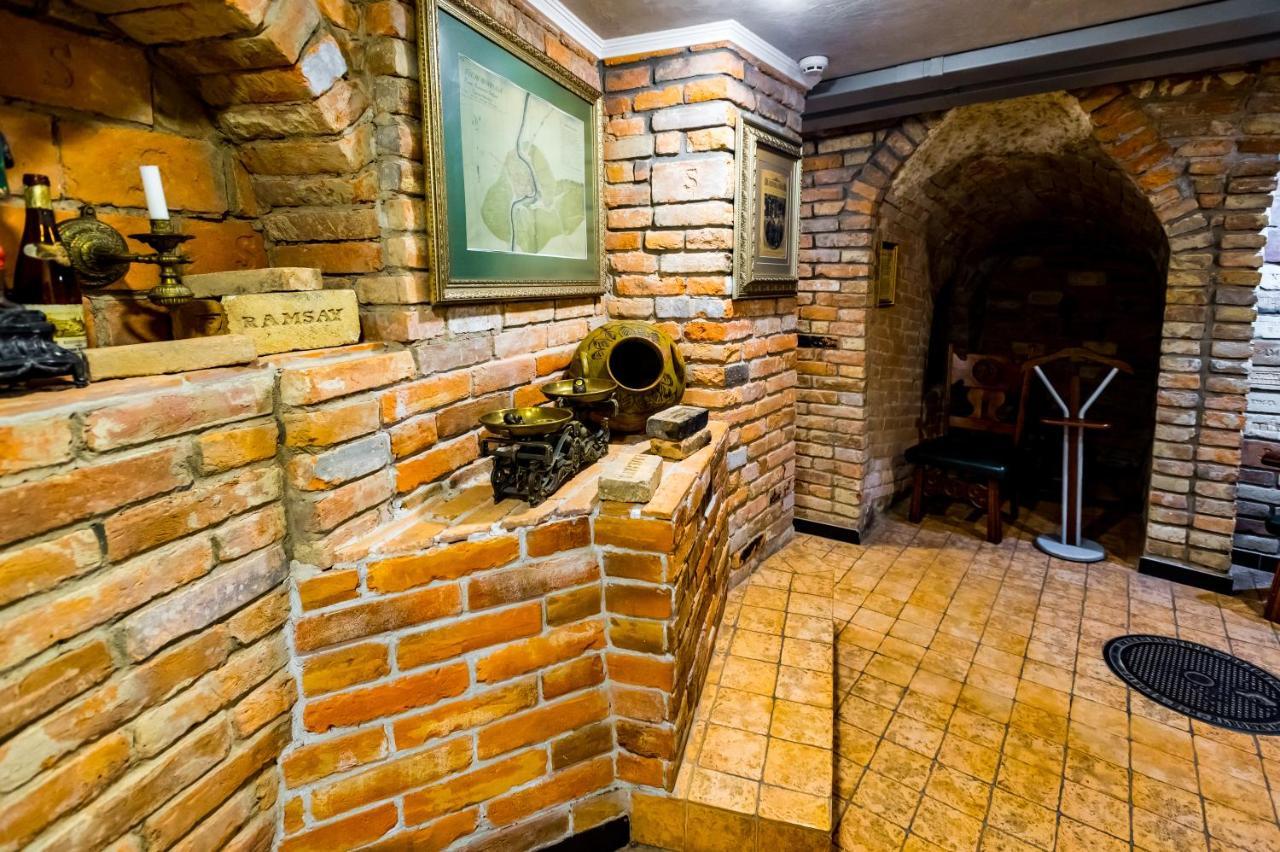 Hotel France Виниця Екстериор снимка The interior of the museum
