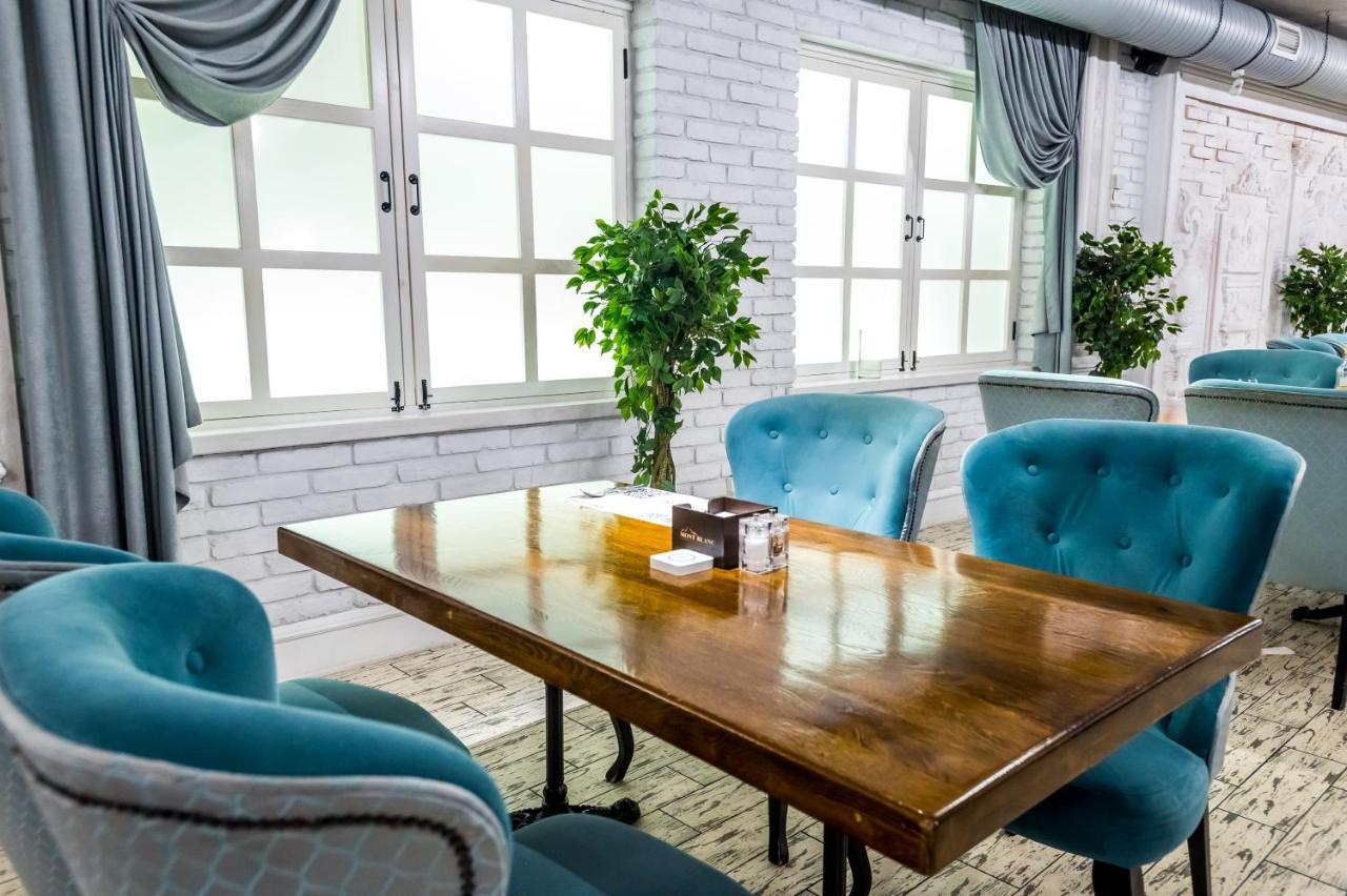 Hotel France Виниця Екстериор снимка A restaurant in Yerevan