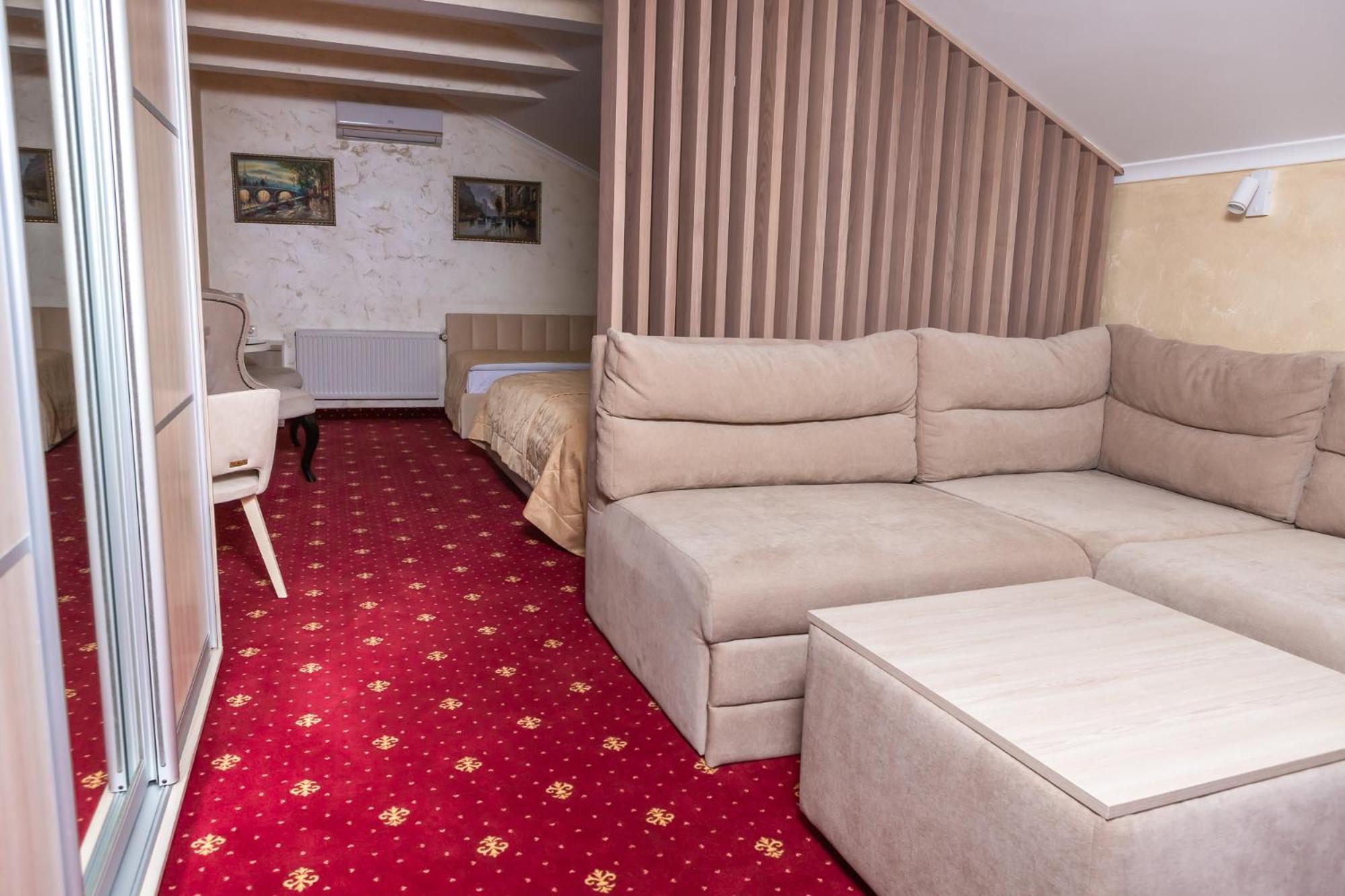 Hotel France Виниця Екстериор снимка A suite